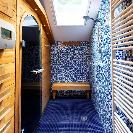 Elbvilla Mit Sauna Und Kamin Mit Privatem Zugang Zur Elbe ヴィラ *